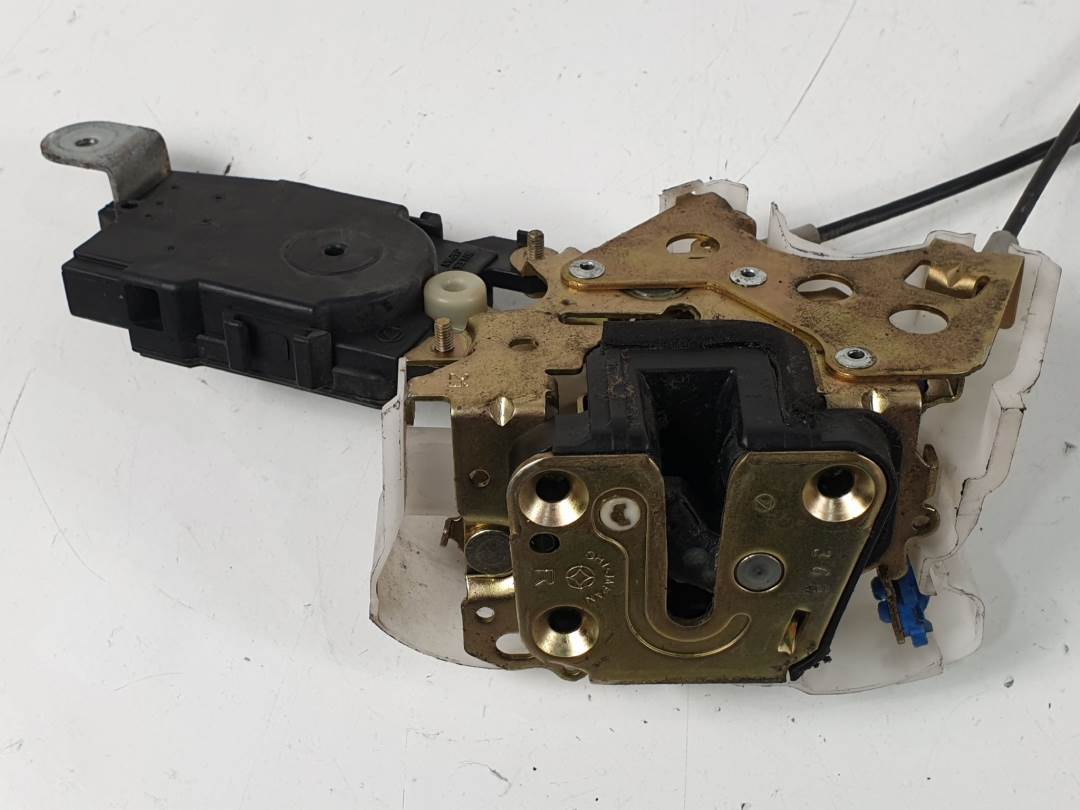 CERRADURA PUERTA DELANTERA DERECHA - 362 - SUBARU - FORESTER S11 (SG)