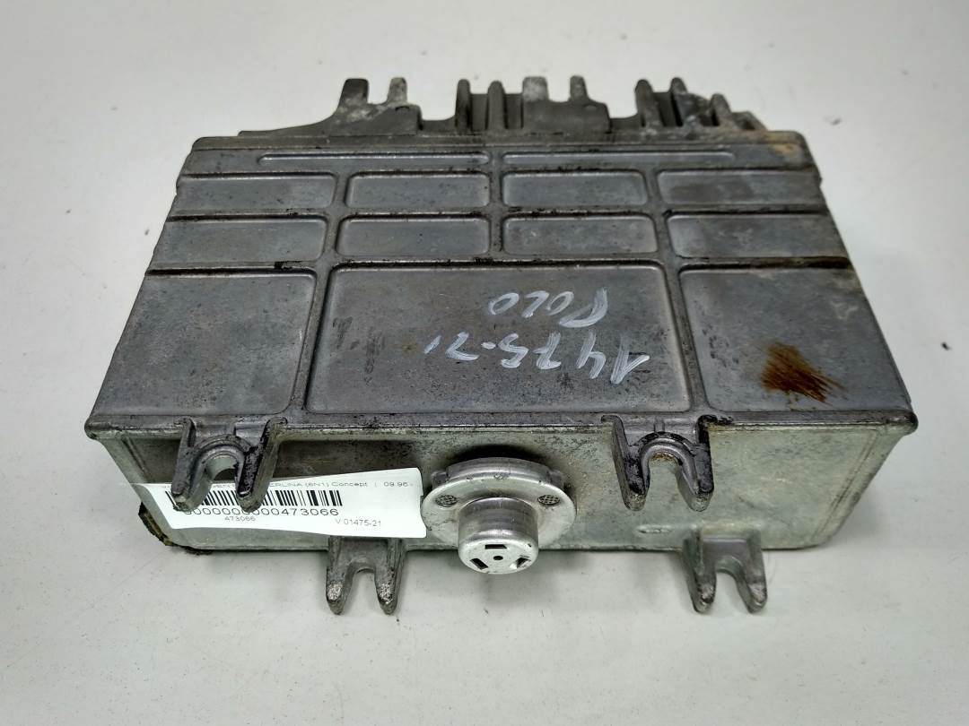Calculateur moteur - 0261203932 - VOLKSWAGEN - POLO BERLINA (6N1)