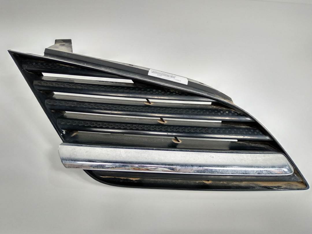 REJILLA DELANTERA - 62320AU300 - NISSAN - PRIMERA BERLINA (P12)