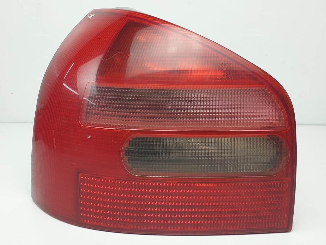 PILOTO TRASERO IZQUIERDO - 8L0945095A - AUDI - A3 (8L)