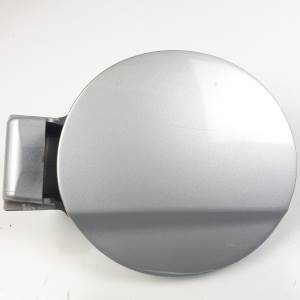 TAPA EXTERIOR COMBUSTIBLE 695101E200 HYUNDAI ACCENT (MC) Autodesguaces Alicante