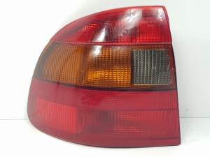 PILOTO TRASERO IZQUIERDO OPEL ASTRA F BERLINA Autodesguaces Alicante