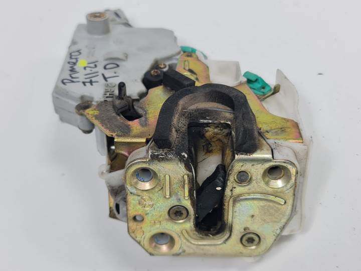 CERRADURA PUERTA TRASERA DERECHA NISSAN PRIMERA BERLINA (P11) Autodesguaces Alicante