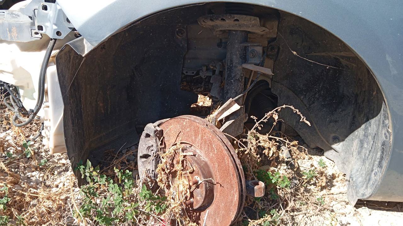 PASO RUEDA DELANTERO IZQUIERDO