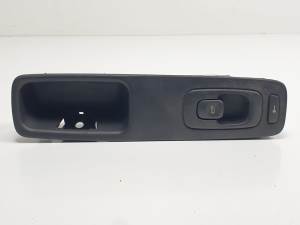 MANDO ELEVALUNAS DELANTERO DERECHO 8682837 VOLVO S80 BERLINA (P2) Autodesguaces Alicante