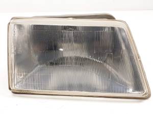 FARO DERECHO PEUGEOT 205 BERLINA Autodesguaces Alicante