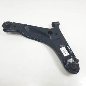 BRAZO SUSPENSION INFERIOR DELANTERO DERECHO R021203492 HYUNDAI I10 Autodesguaces Alicante