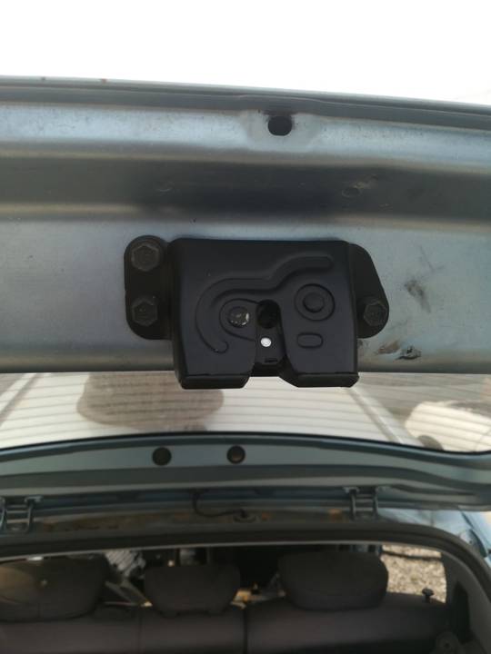 CERRADURA MALETERO / PORTON
