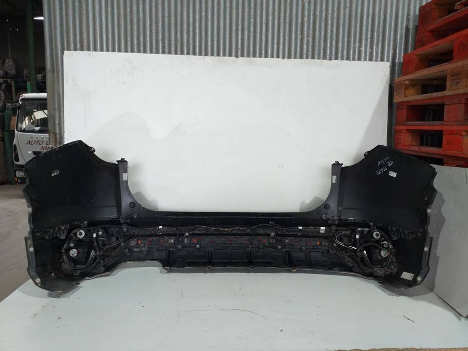 PARAGOLPES TRASERO