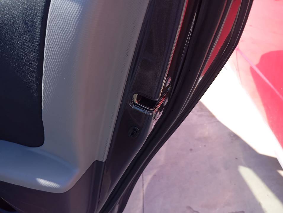 CERRADURA PUERTA TRASERA DERECHA