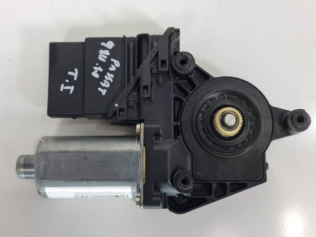 Moteur d’essuie-glace arrière - 0130821967 - VOLKSWAGEN - PASSAT BERLINA (3B2)