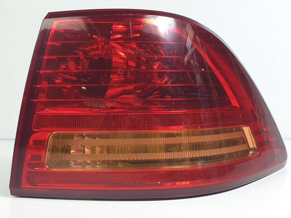 PILOTO TRASERO DERECHO R924022G0 KIA MAGENTIS Autodesguaces Alicante