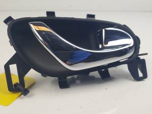 MANETA INTERIOR TRASERA DERECHA 806704EA1A NISSAN QASHQAI (J11) Autodesguaces Alicante