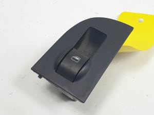 MANDO ELEVALUNAS TRASERO DERECHO 4B0959855A AUDI ALLROAD QUATTRO (4BH) Autodesguaces Alicante
