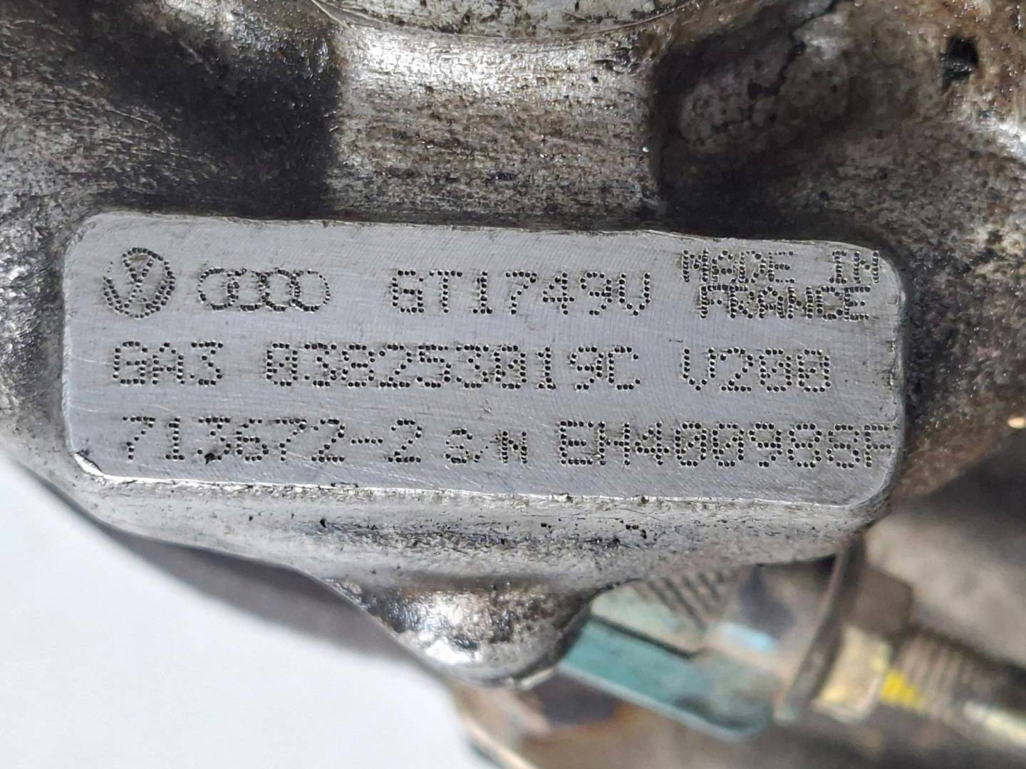 Foto 2 de Turbocompresor Volkswagen Golf IV Berlina (1j1) (1997–2003)