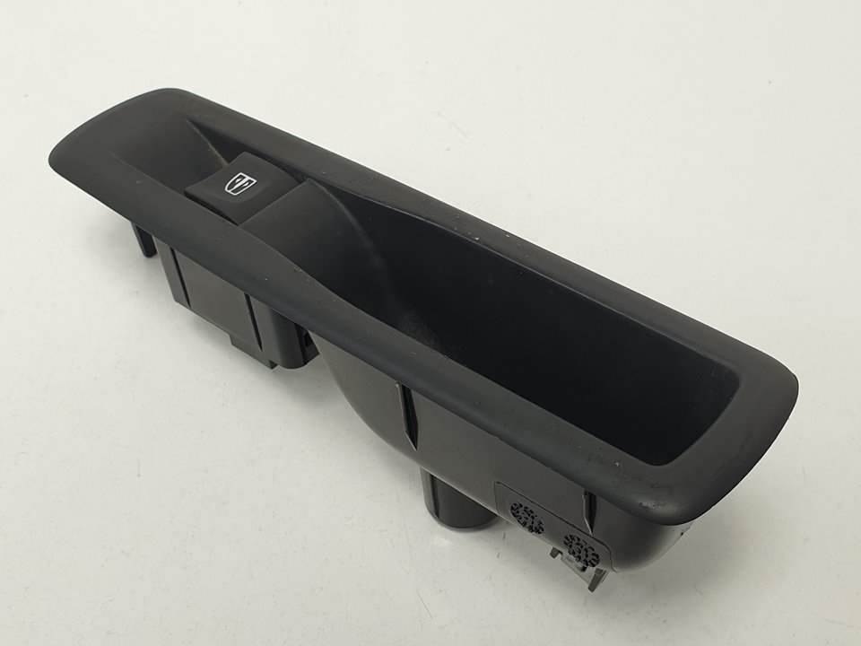 MANDO ELEVALUNAS TRASERO IZQUIERDO - 82944002R - RENAULT - LAGUNA GRANDTOUR III
