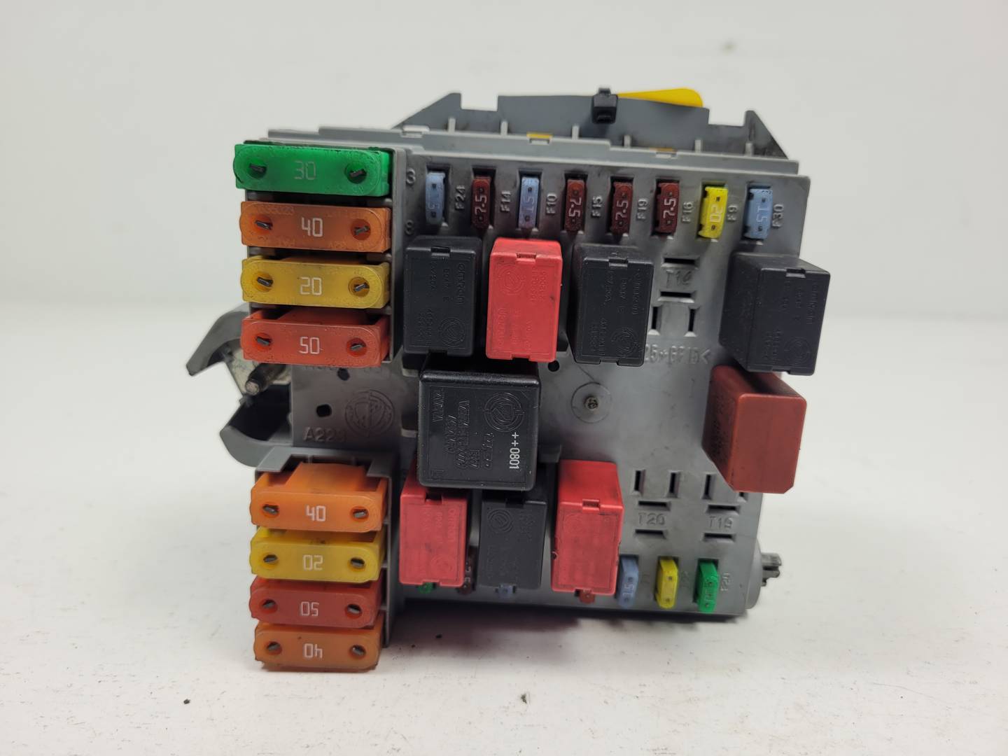 CAJA RELES / FUSIBLES - 1349946080 - CITROEN - JUMPER CAJA CERRADA