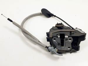 CERRADURA PUERTA TRASERA IZQUIERDA 825031538R RENAULT CAPTUR II Autodesguaces Alicante