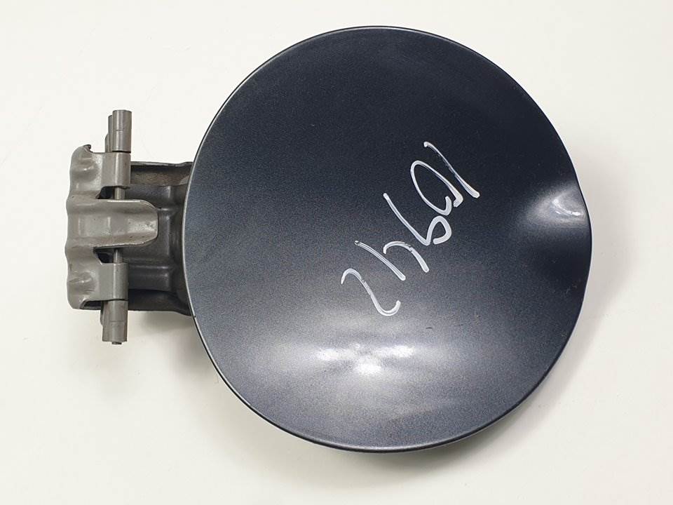 TAPA EXTERIOR COMBUSTIBLE - TOYOTA - AYGO (KGB/WNB)