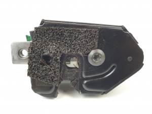 CERRADURA MALETERO / PORTON 51247016050 LAND ROVER DISCOVERY 3 Autodesguaces Alicante