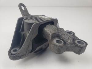 SOPORTE MOTOR IZQUIERDO 13248546 OPEL ASTRA J SPORTS TOURER Autodesguaces Alicante