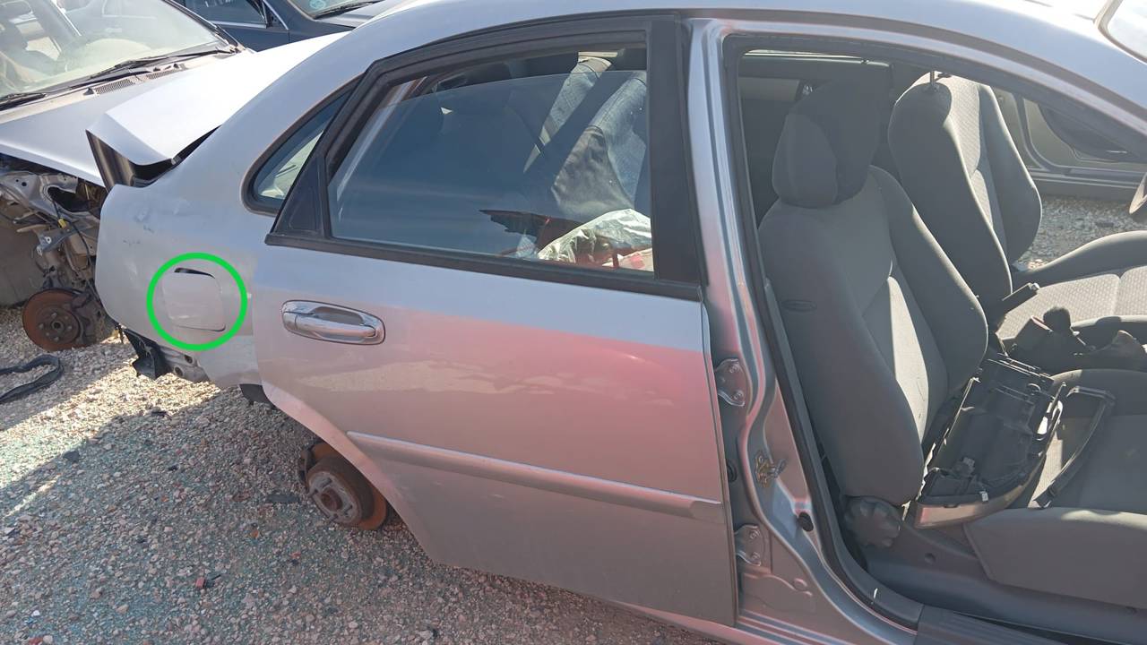TAPA EXTERIOR COMBUSTIBLE