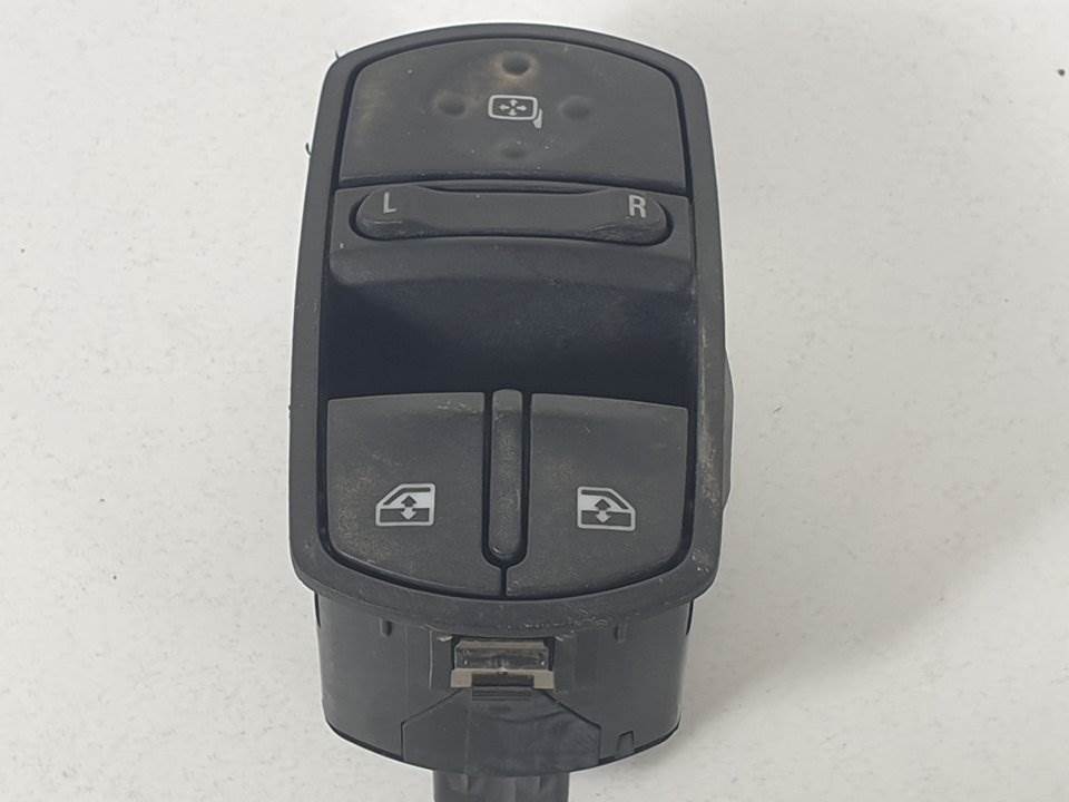 Fensterheberschalter vorne links - 13258521AA - OPEL - CORSA D