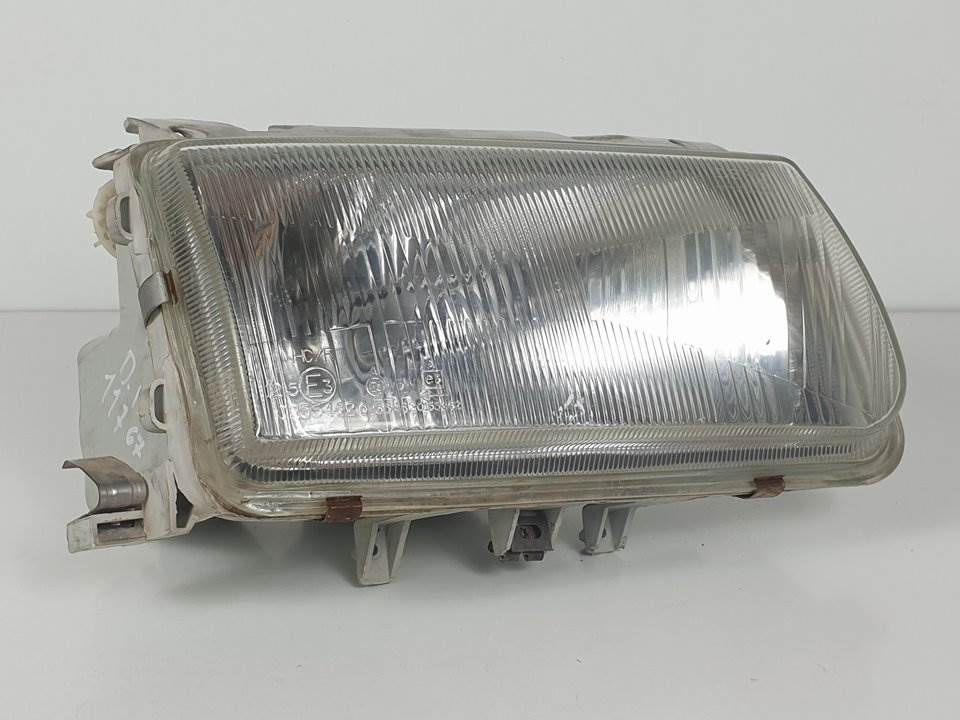 FARO DERECHO - 084411123 - VOLKSWAGEN - POLO BERLINA (6N1)