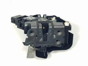 CERRADURA PUERTA TRASERA DERECHA 24000010013 FORD FOCUS LIM. (CB4) Autodesguaces Alicante