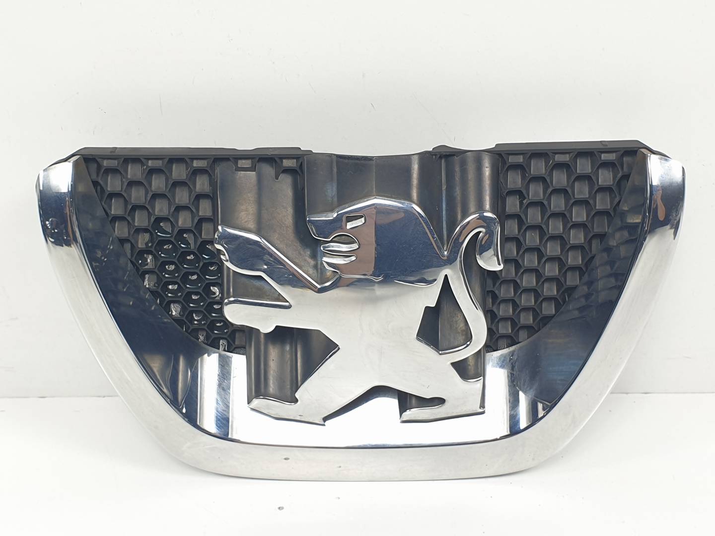 REJILLA DELANTERA - 9649670490 - PEUGEOT - 206+