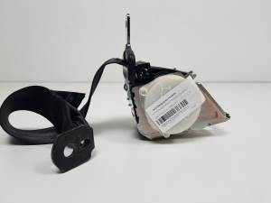 CINTURON SEGURIDAD TRASERO IZQUIERDO BM51611B68AF FORD FOCUS LIM. (CB8) Autodesguaces Alicante