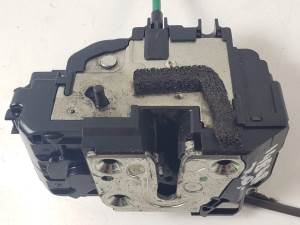 CERRADURA PUERTA TRASERA DERECHA NISSAN QASHQAI (J10) Autodesguaces Alicante