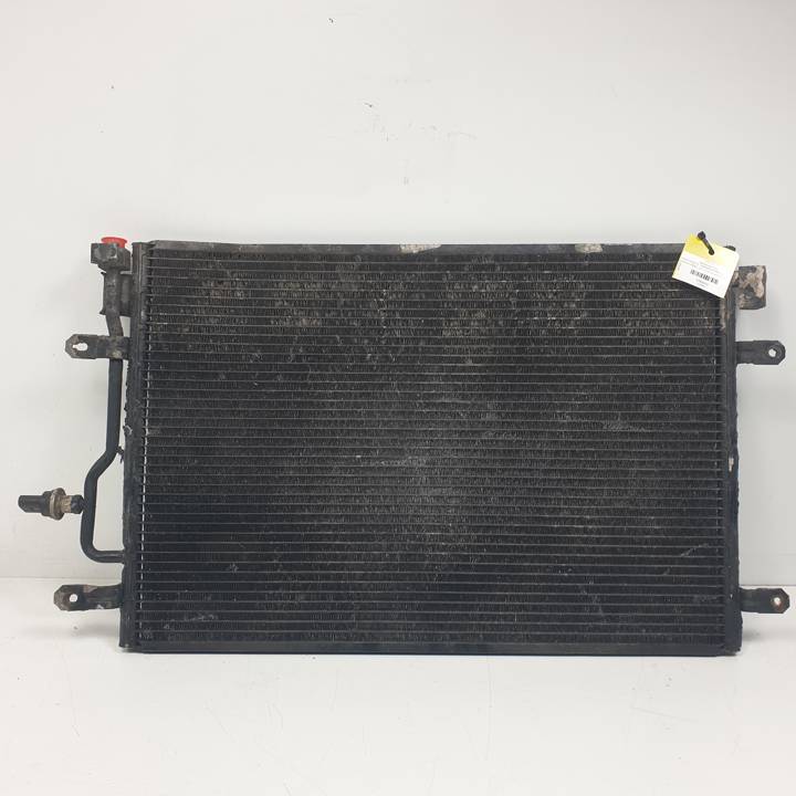 CONDENSADOR / RADIADOR AIRE ACONDICIONADO 8E0260401D AUDI A4 CABRIO (8H) Autodesguaces Alicante