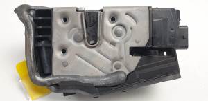 CERRADURA PUERTA TRASERA IZQUIERDA 51217477711 BMW SERIE 7 (G11/G12) Autodesguaces Alicante
