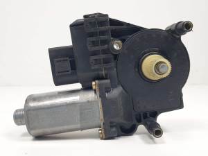 MOTOR ELEVALUNAS DELANTERO IZQUIERDO 4B0959801E AUDI ALLROAD QUATTRO (4BH) Autodesguaces Alicante