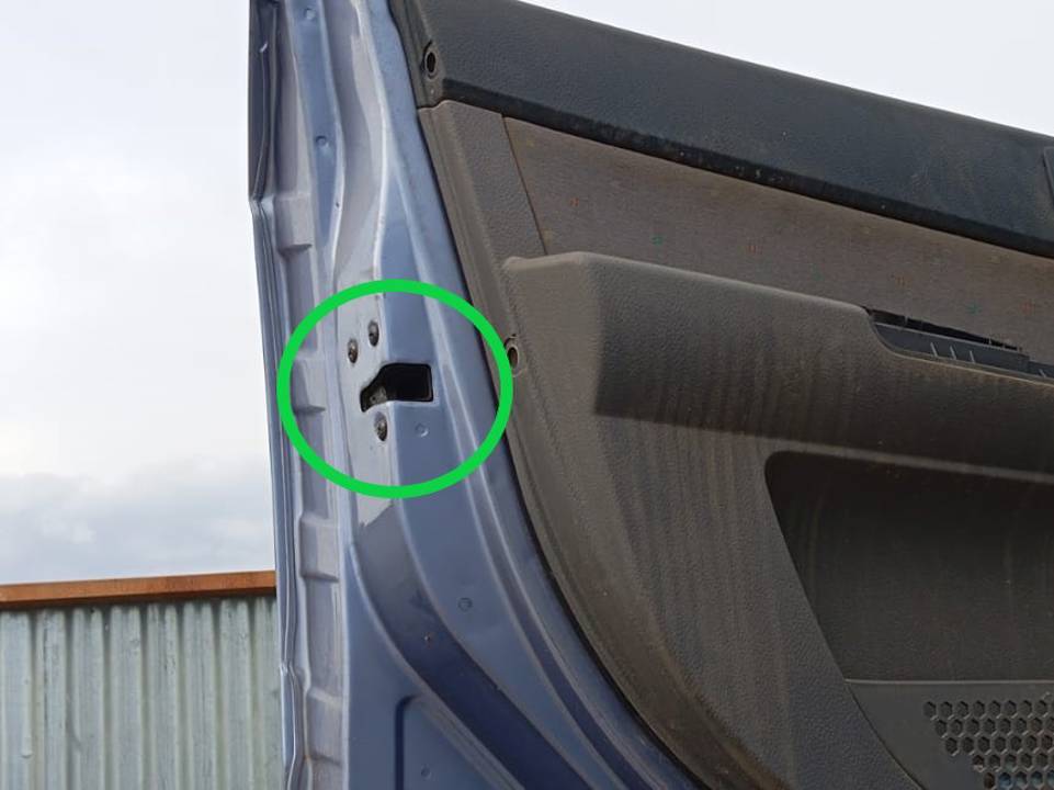 CERRADURA PUERTA DELANTERA IZQUIERDA