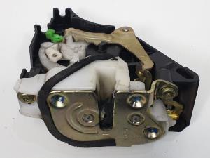 CERRADURA PUERTA DELANTERA IZQUIERDA MITSUBISHI L 200 (KA0/KB0) Autodesguaces Alicante