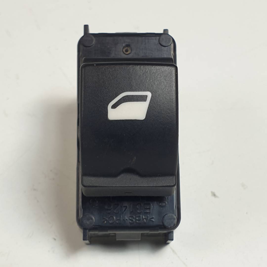 Commande de lève-vitre arrière droite - E31426 - PEUGEOT - 2008 (A94)