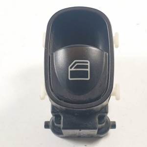 MANDO ELEVALUNAS DELANTERO DERECHO A2038200210 MERCEDES CLASE CLK (W209) COUPE Autodesguaces Alicante