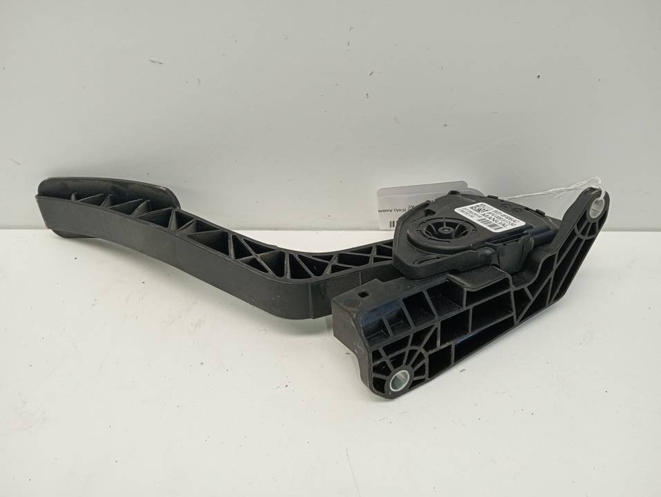 PEDAL ACELERADOR