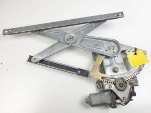 ELEVALUNAS TRASERO IZQUIERDO 834503E000 KIA SORENTO Autodesguaces Alicante