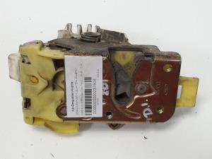 CERRADURA PUERTA DELANTERA DERECHA FORD FOCUS BERLINA (CAK) Autodesguaces Alicante