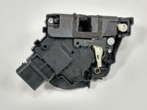 CERRADURA PUERTA TRASERA IZQUIERDA 4M5AR26413BC FORD FOCUS BERLINA (CAP) Autodesguaces Alicante
