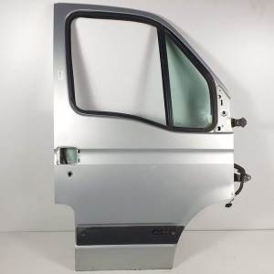 PUERTA DELANTERA DERECHA RENAULT MASTER II PHASE 2 CAJA CERRADA Autodesguaces Alicante