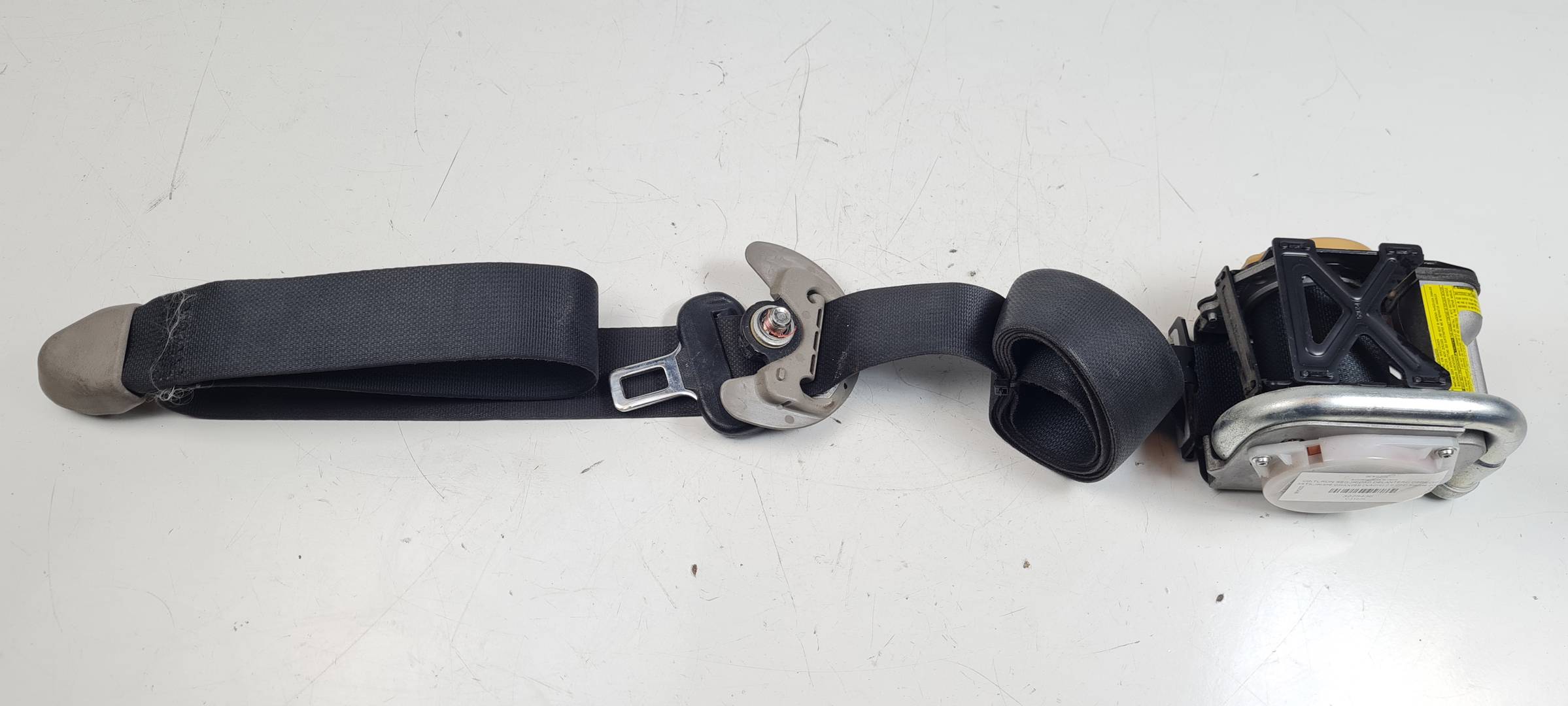 CINTURON SEGURIDAD DELANTERO DERECHO - TKAF2N700 - MITSUBISHI - GRANDIS (NA0W)