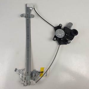 ELEVALUNAS TRASERO IZQUIERDO 8572042140 TOYOTA RAV4 Autodesguaces Alicante
