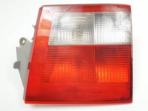 PILOTO TRASERO DERECHO INTERIOR 5142286 SAAB 9-5 FAMILIAR Autodesguaces Alicante