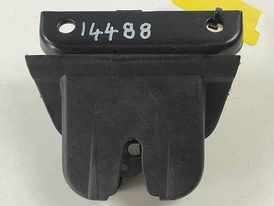 Serrure de coffre / hayon - AUDI - A6 AVANT (4B5)