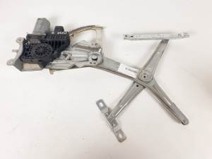 ELEVALUNAS DELANTERO IZQUIERDO 0130821454 OPEL ASTRA H BER. Autodesguaces Alicante