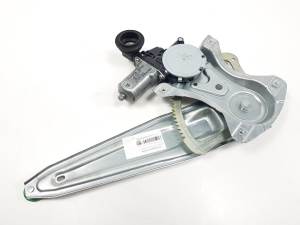 ELEVALUNAS TRASERO DERECHO 857200D120 TOYOTA YARIS Autodesguaces Alicante